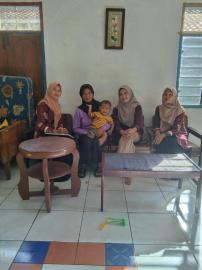 Jemput Bola, Kader Posyandu Condong Datangi Rumah Warga, Pastikan Balita Terpantau